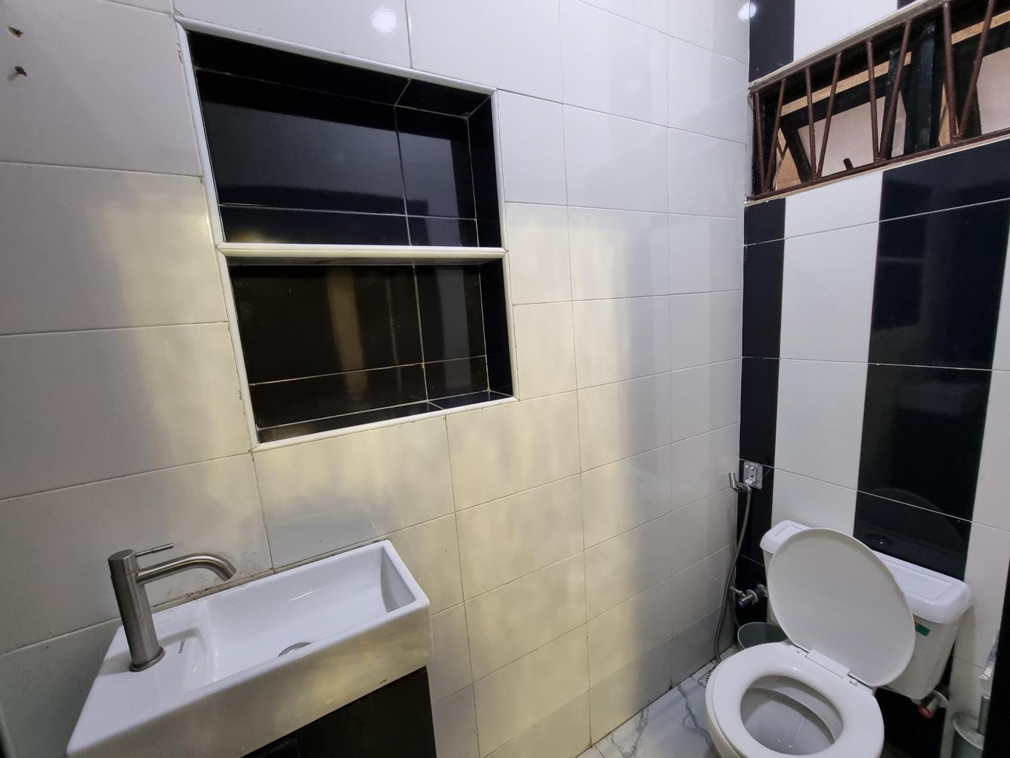 Cg Apartments อีเคจา ห้อง รูปภาพ